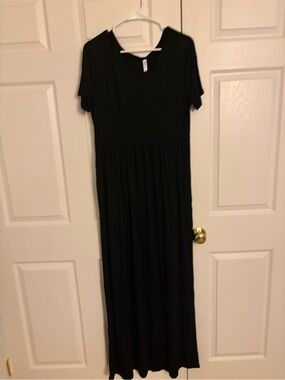 Classic Black Short-Sleeve Maxi Dress 2XL New